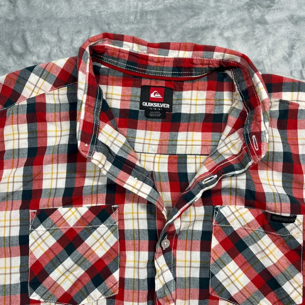 Quiksilver Plaid Button Up Shirt Mens Large Red White Black‎ Short Sleeve Surf